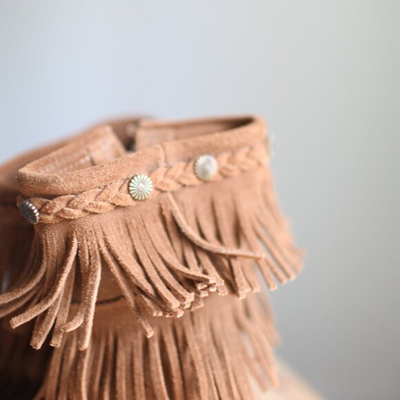 Minnetonka tan suede fringe leather moccasin boots youth girls shoes 13 - Picture 4 of 7
